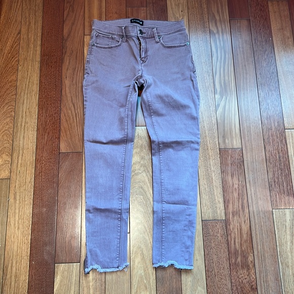 Express Cropped Jeans 💜 - Picture 1 of 11